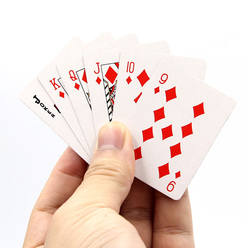 Party Games Juegos De Mesa - 10PCS มินิการ์ดเล่นสําหรับเด็กผู้ใหญ่ Party Favors Miniature โป๊กเกอร์ชุดเกมสําหรับการเดินทางครอบครัว